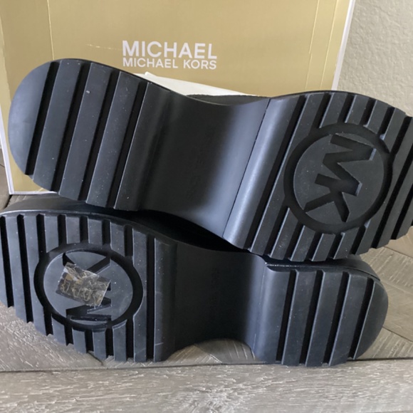 MICHAEL MICHAEL KORS Women's Dupree Ankle Hiker Booties, size 7.5 - Picture 5 of 13